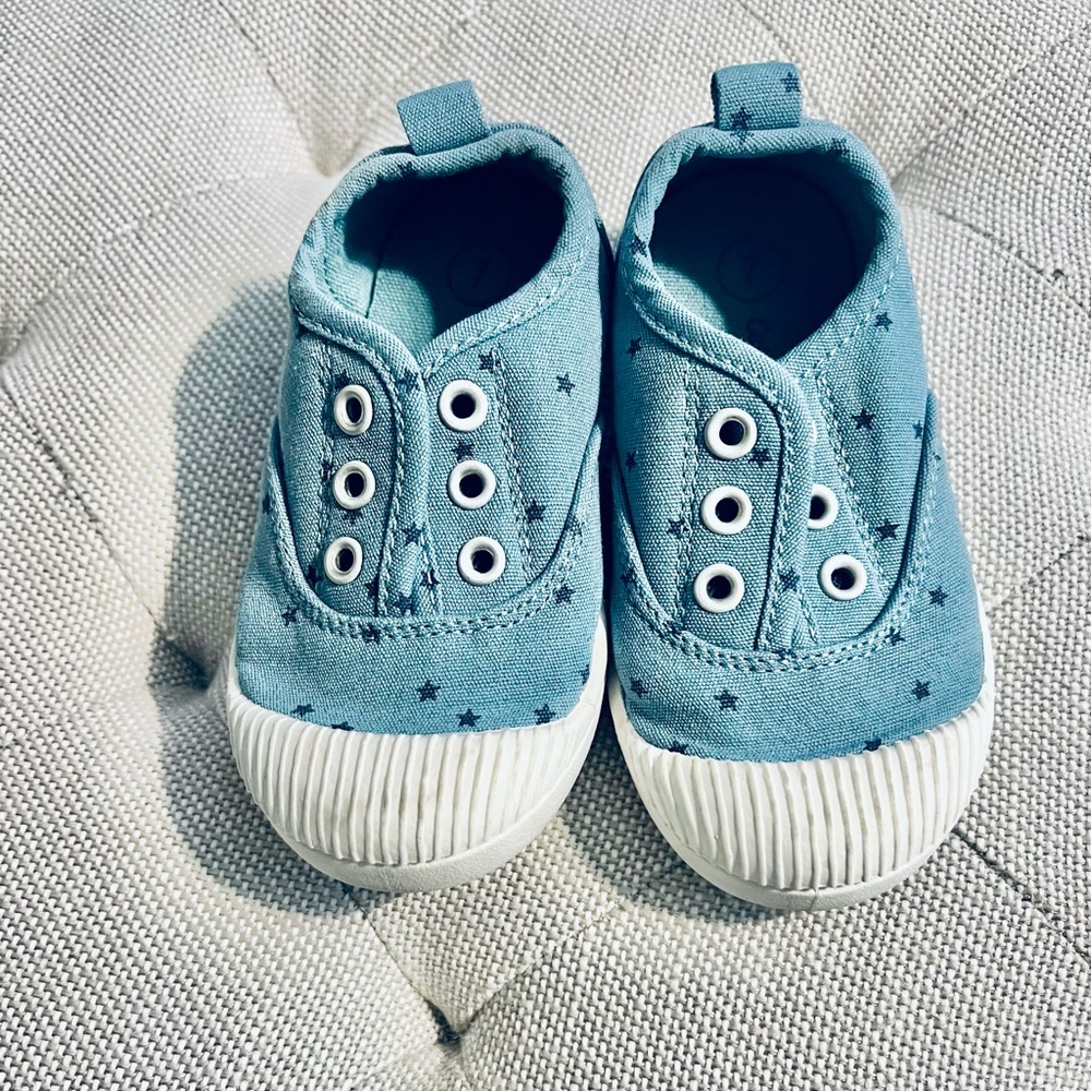 🎉HP🎉Cat & Jack 7c sneakers